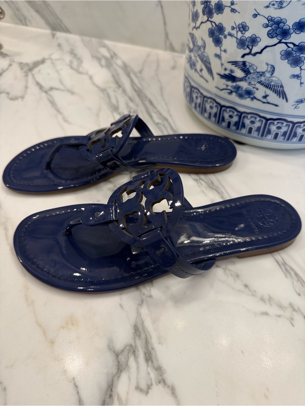 Tory Burch Navy Patent Logo Thong Sandals - Picture 2 of 8